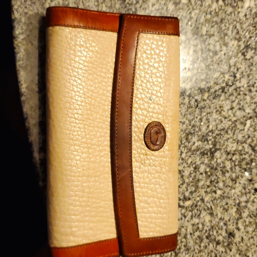 Dooney & Bourke wallet